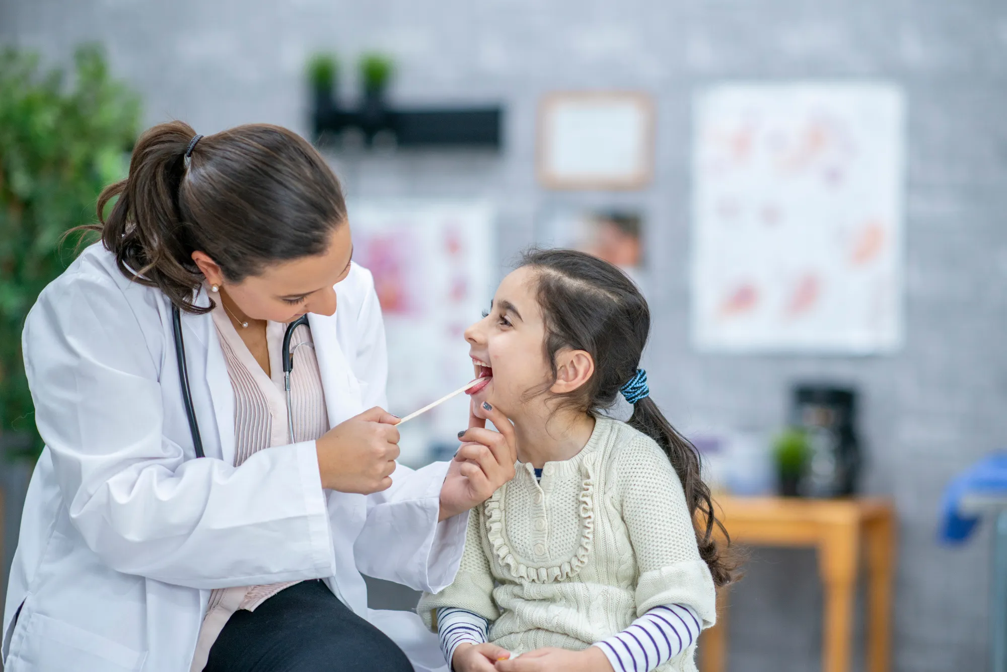 Toddler Dentist vs Holistic Pediatric Dentist