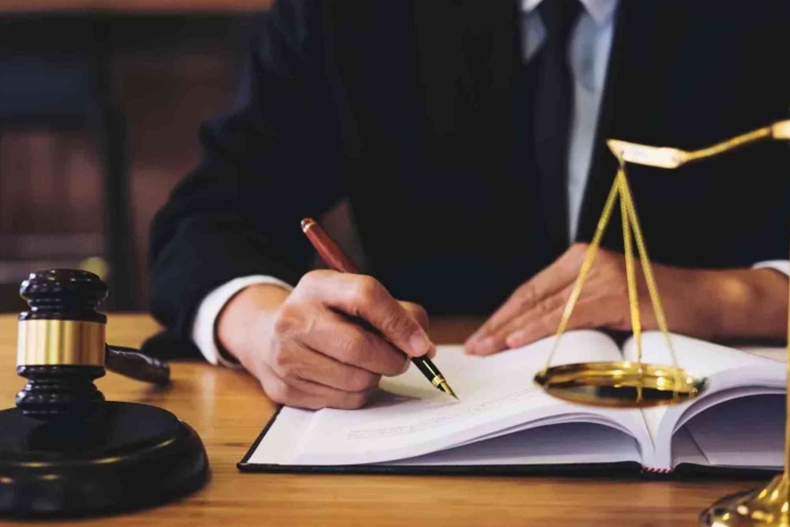 What role do Lawyers in Dubai play in resolving high-conflict child custody disputes