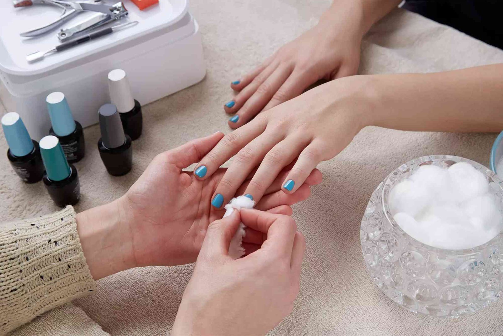Manicure in Dubai